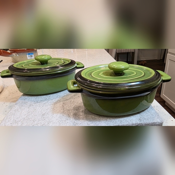 Vintage avocado green stoneware mini covered casserole dish. Set Of 2, Like New. - Picture 4 of 13